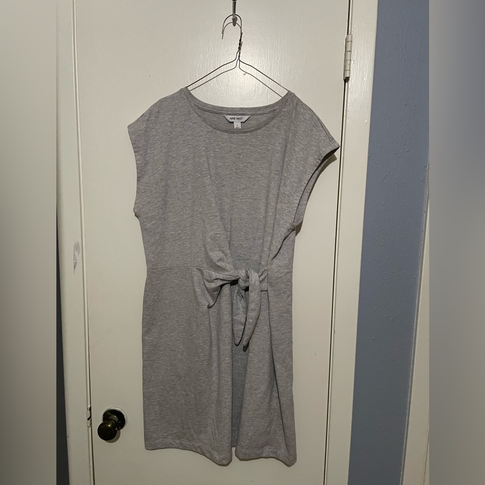 Gray short sleeved dress